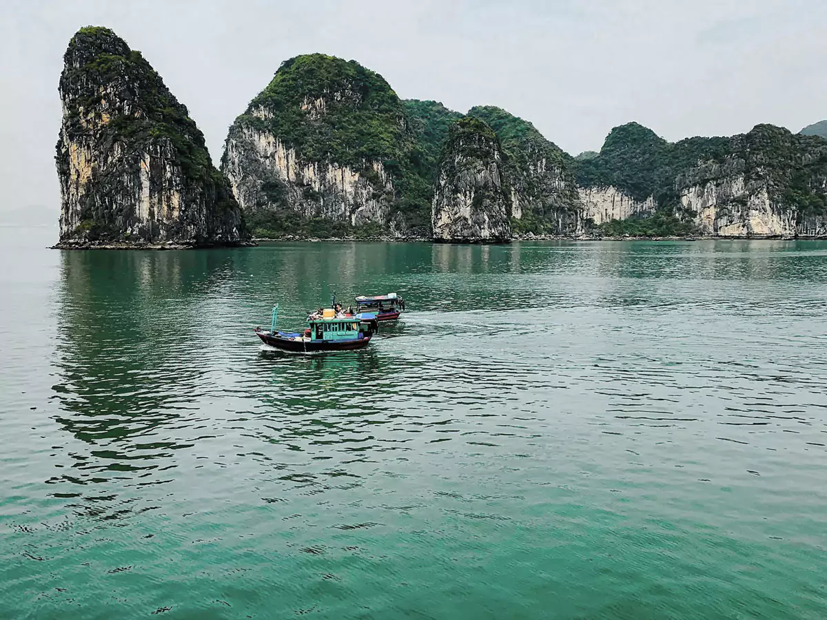 coco-travel-header-boote COCOtravel – Zwei Boote im Meer in Vietnam