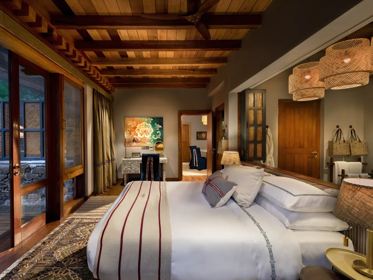 andBeyond Punakha River Lodge Family Suite Schlafzimmer