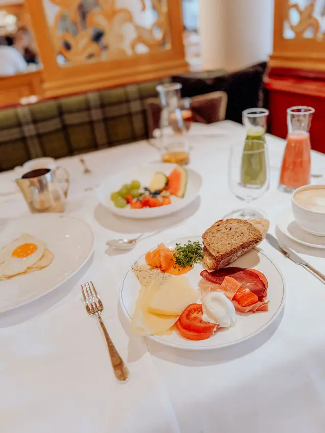 Schlosshotel Fiss Tirol Frühstück