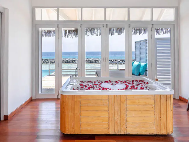 NH Maldives Kuda Rah Resort Whirlpool