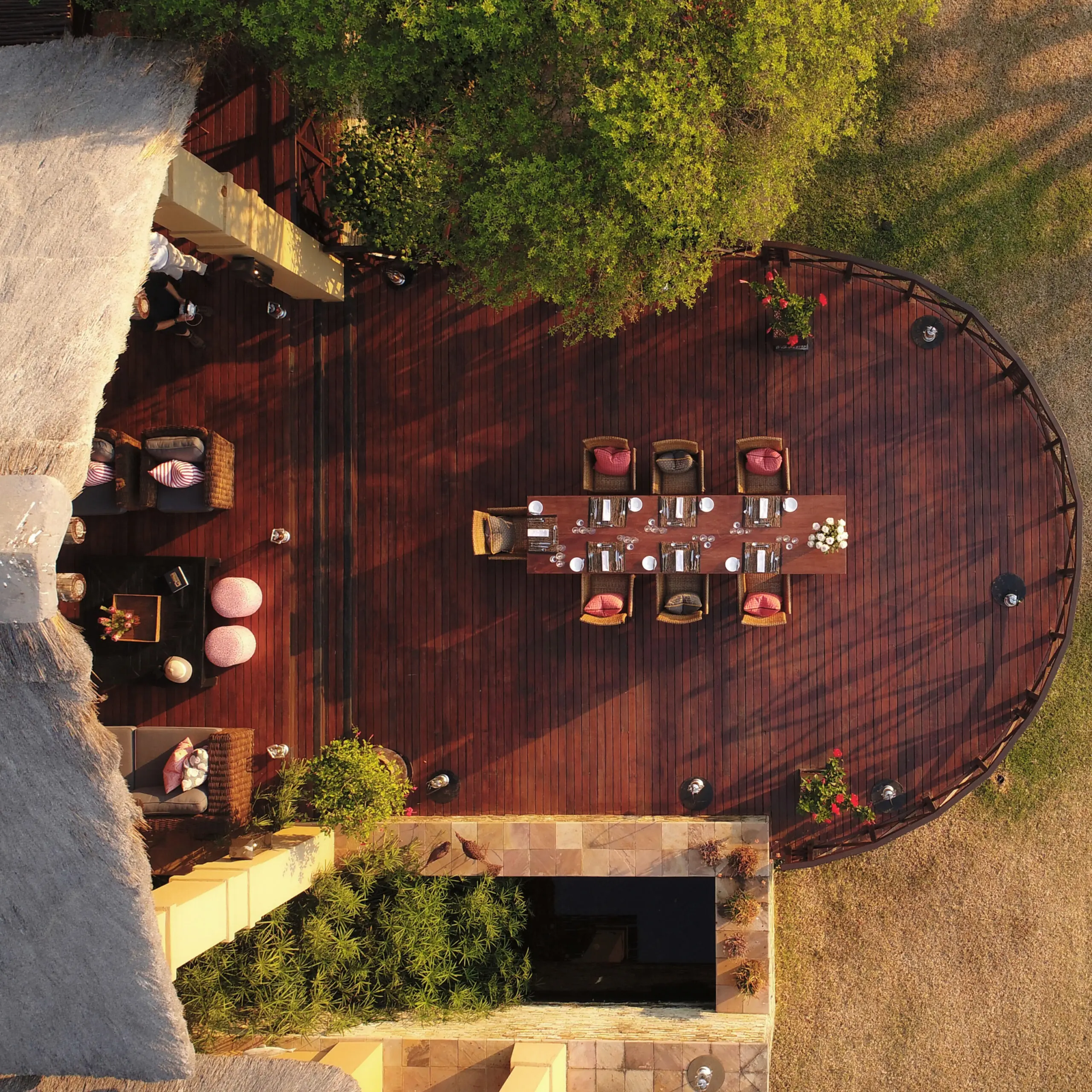 Jumeirah-Residences-Deck-Dining-scaled