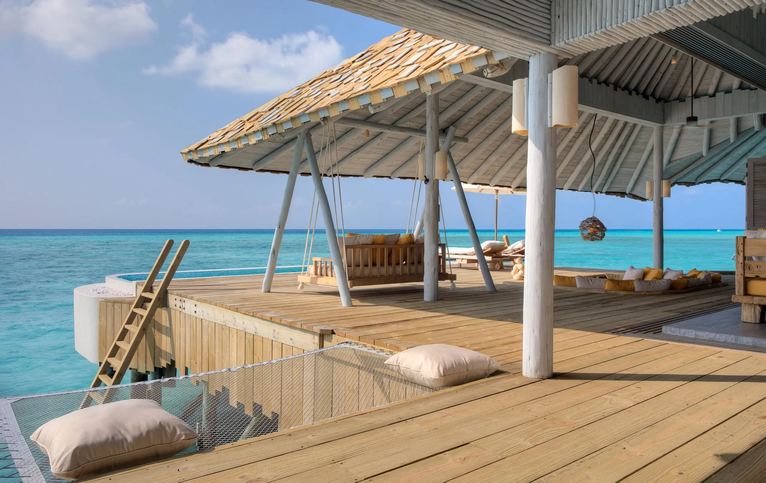 Soneva-Secret-Overwater-Hideaway_Stevie-Mann-48513-scaled