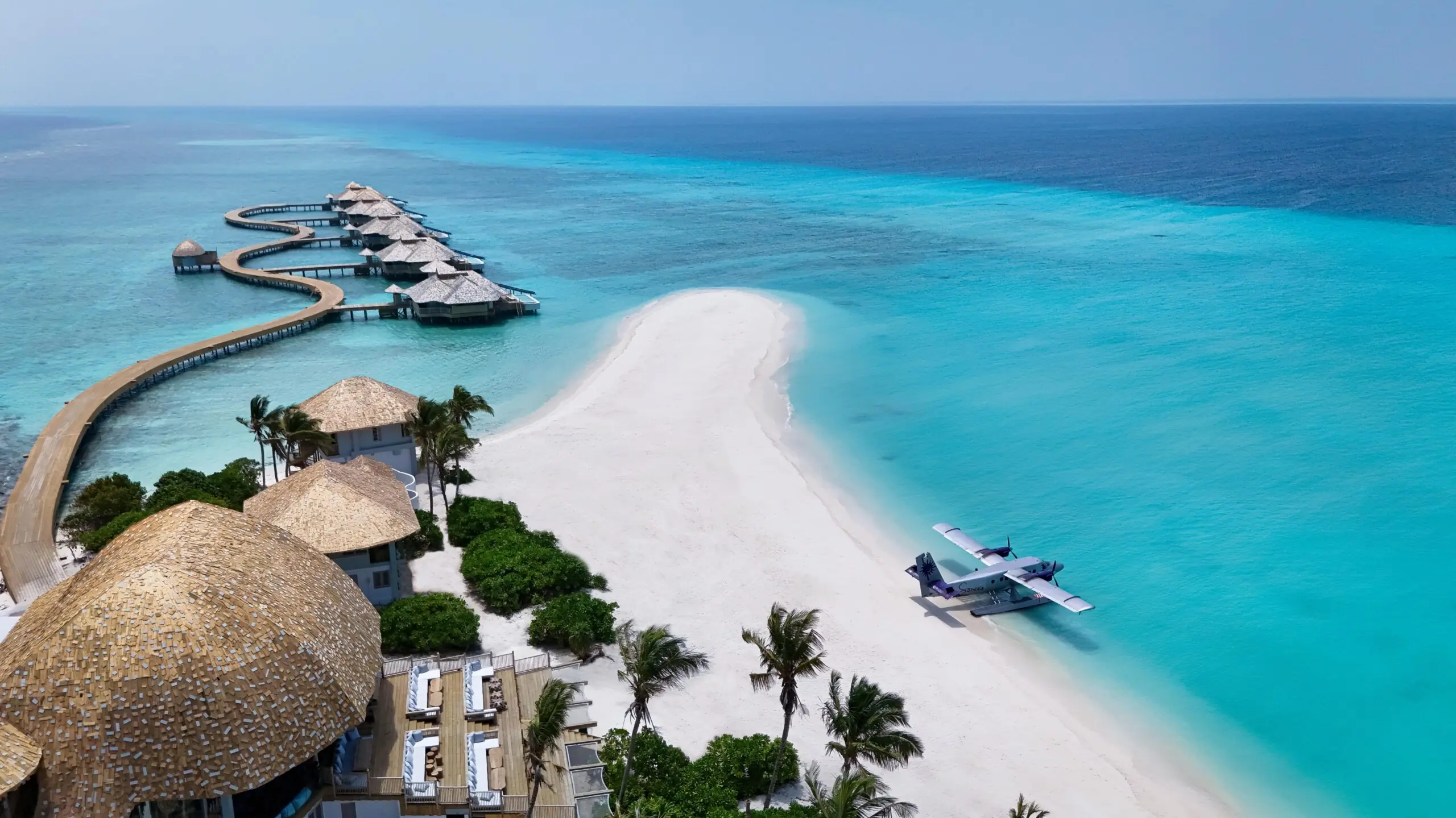 Soneva-Secret-Seaplane-Arrival_Stevie-Mann-48474-