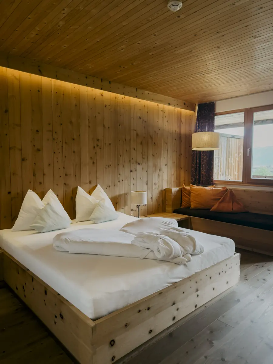 COCOtravel_Suedtirol_TheinersGarten_Zimmer_Bett