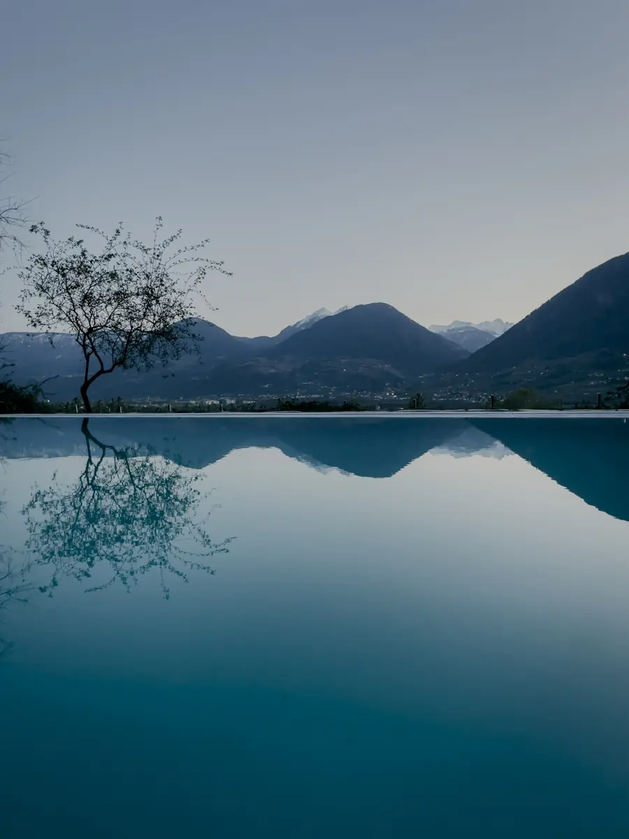 COCOtravel_Suedtirol_VillaEden_Pool_Berge2