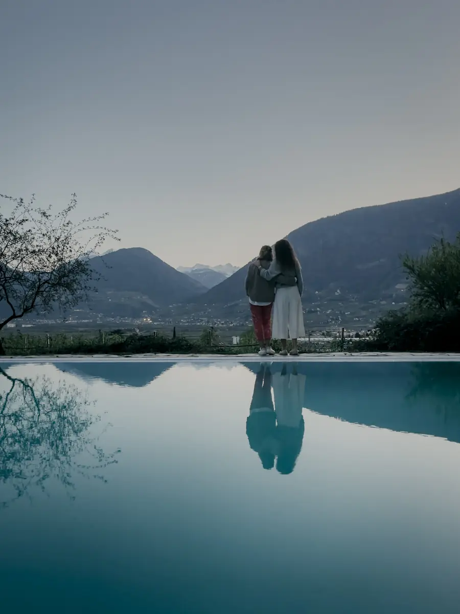 COCOtravel_Suedtirol_VillaEden_Pool_MamaTochter