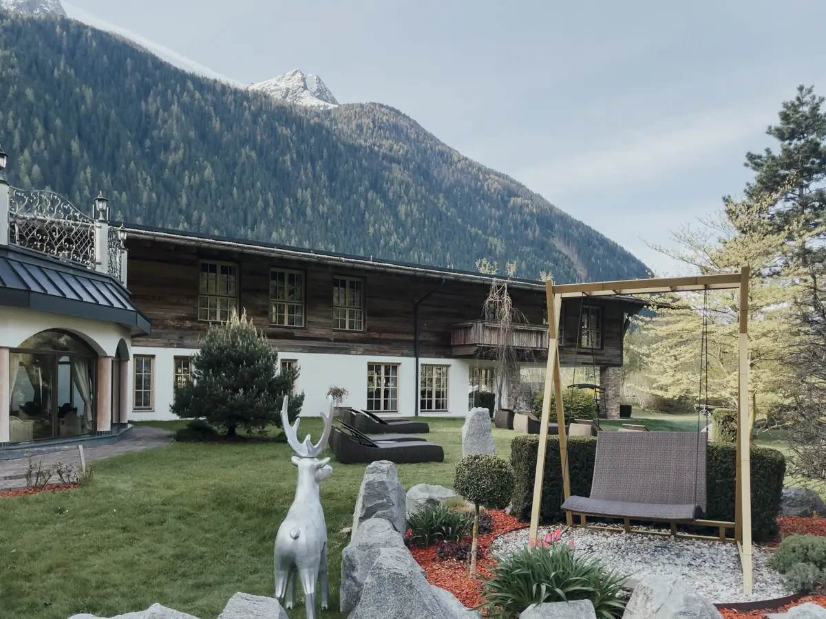 COCOtravel_Oesterreich_Jagdhof COCOtravel_Oesterreich_Jagdhof_AussenbereichGarten.jpg