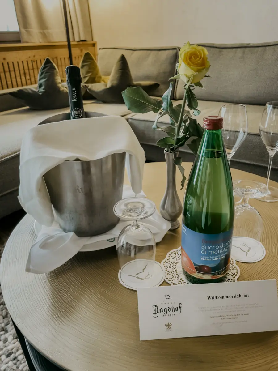 COCOtravel_Oesterreich_Jagdhof COCOtravel_Oesterreich_Jagdhof_Champagner.jpg