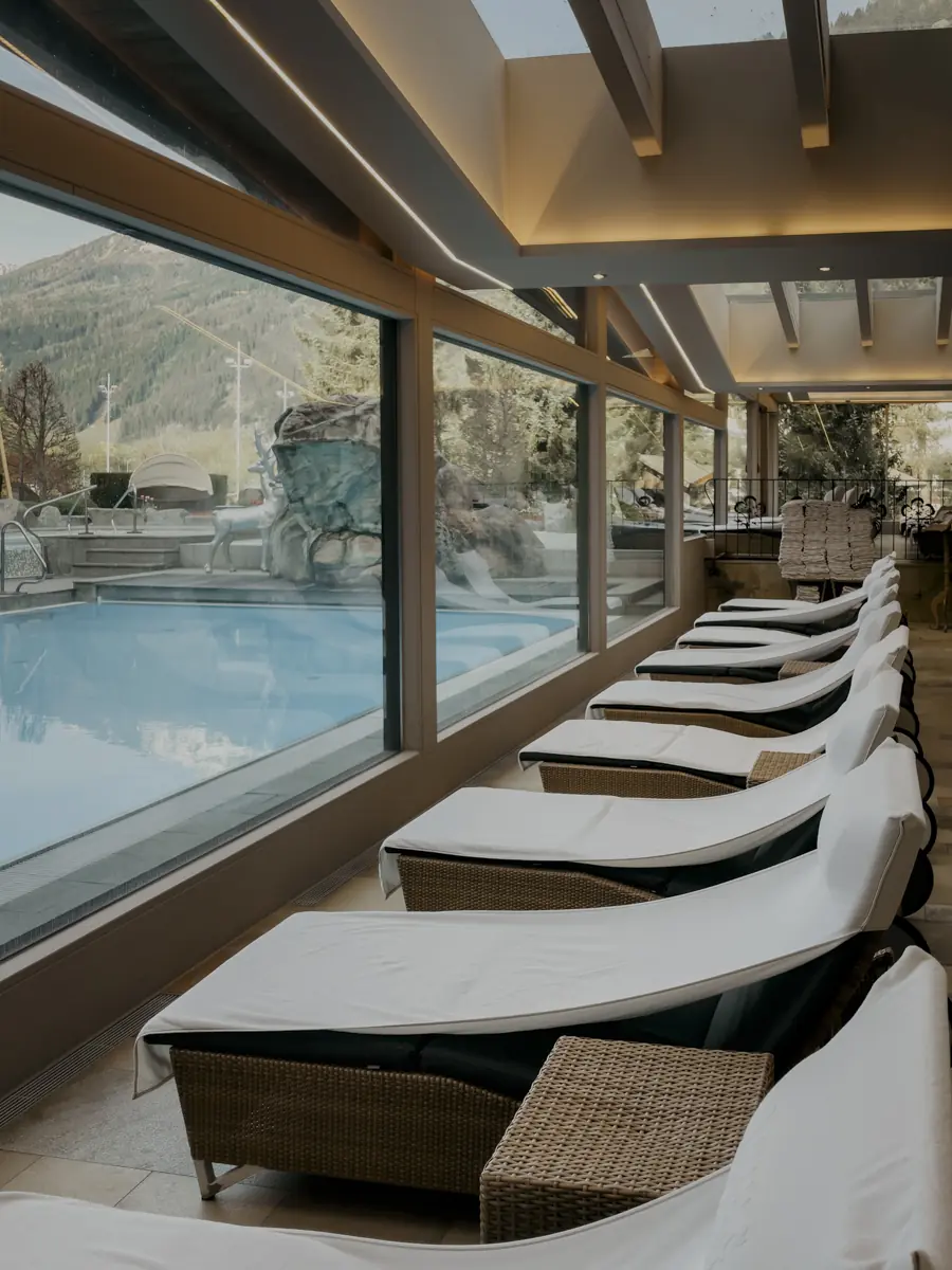 COCOtravel_Oesterreich_Jagdhof_RuhebereichAmPool.jpg