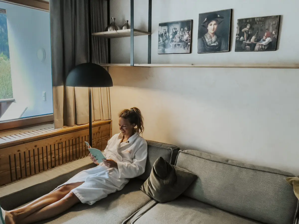 COCOtravel_Oesterreich_Jagdhof COCOtravel_Oesterreich_Jagdhof_SofaBademantel.jpg