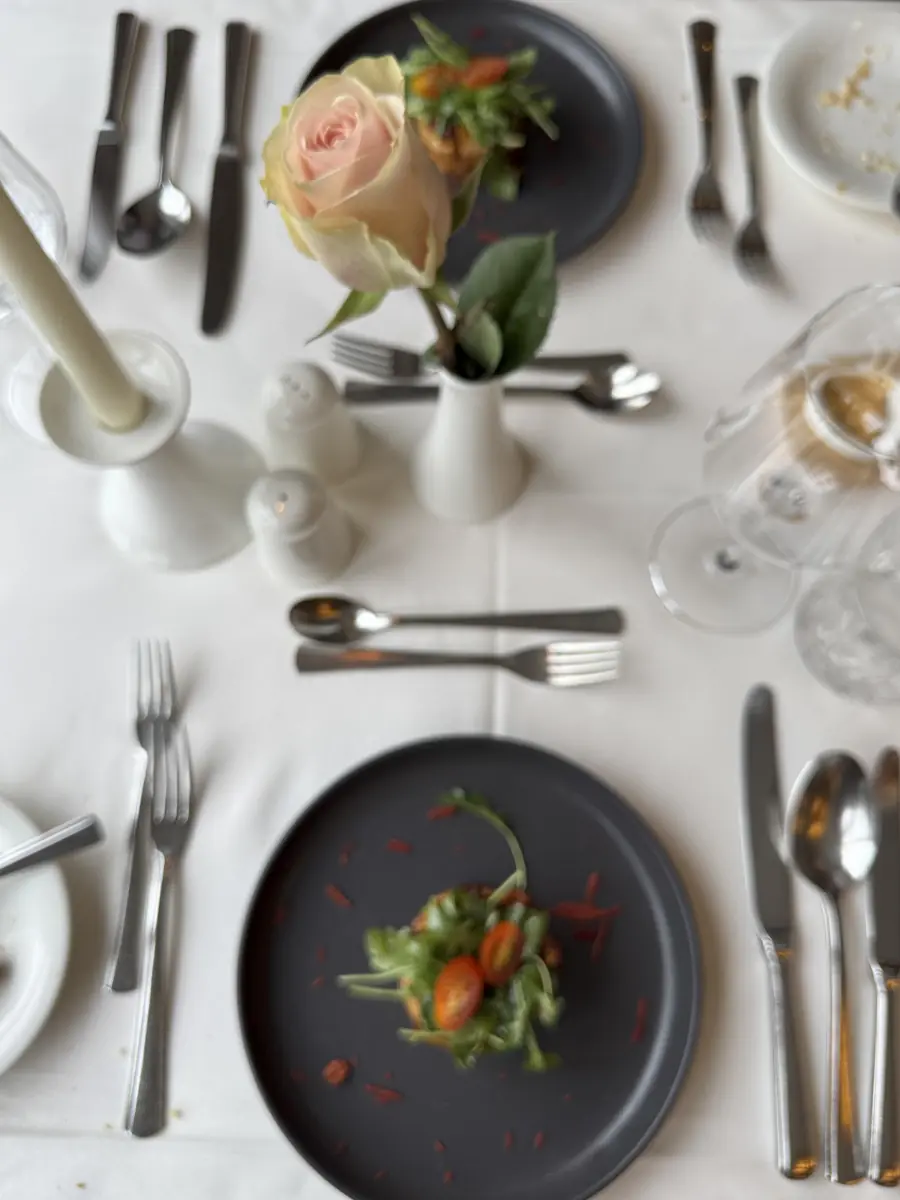 COCOtravel_Alpina_alpendorf_stjohann_dinner_flatlay