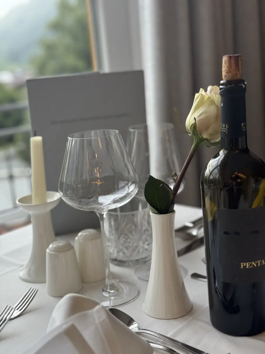 COCOtravel_Alpina_alpendorf_stjohann_dinner_tisch