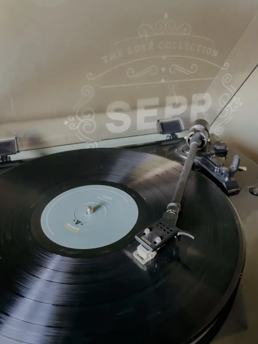 COCOtravel_Oesterreich_MariaAlm_Sepp_ COCOtravel_Oesterreich_MariaAlm_Sepp_Schallplatten_Musik