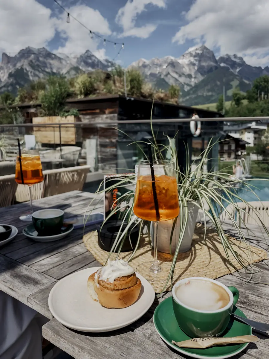 COCOtravel_Oesterreich_MariaAlm_Sepp_Terrasse_Genussmomente