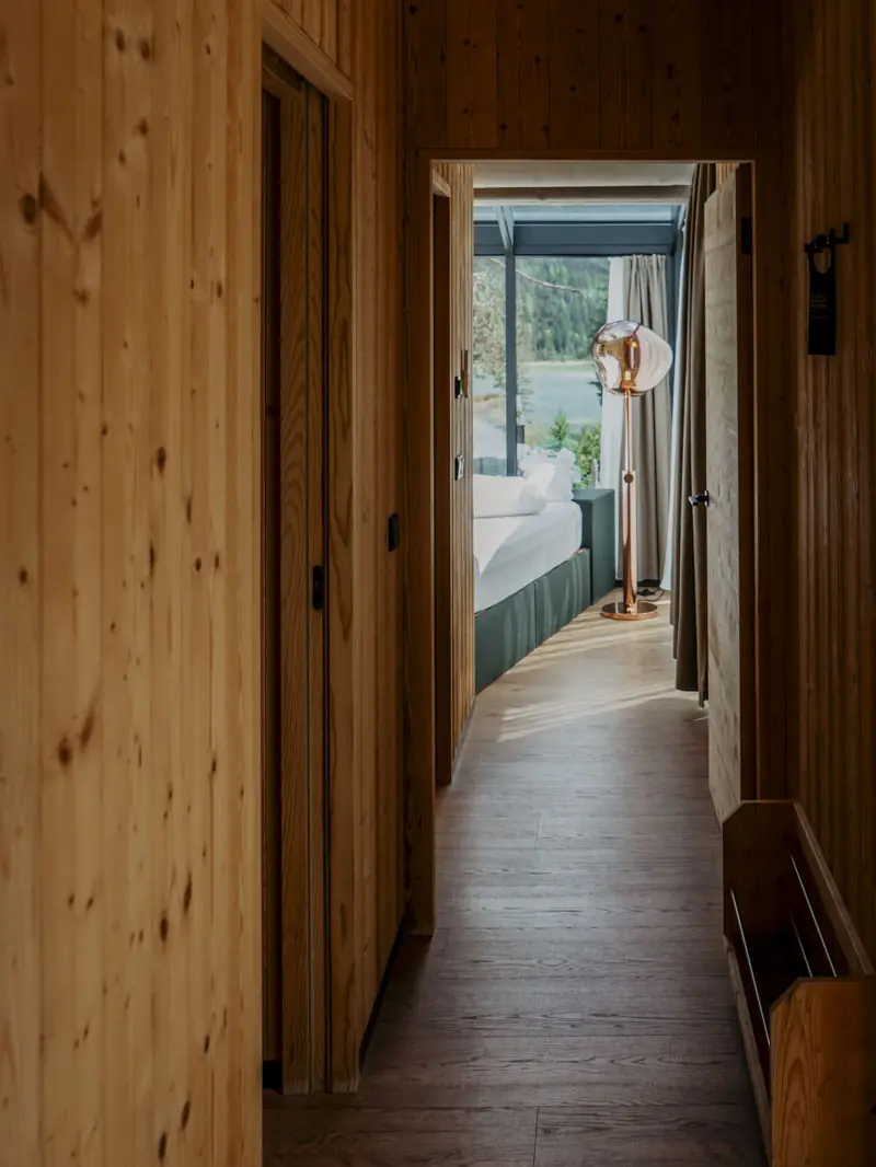 COCOtravel_Suedtirol_SkyiewChalets COCOtravel_Suedtirol_SkyiewChalets_Chalet_Deluxe_Flur-6.jpg