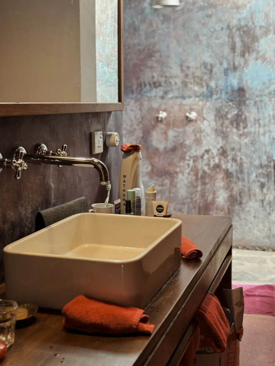 COCOtravel_UTMT_SriLanka_villa_badezimmer_waschbecken