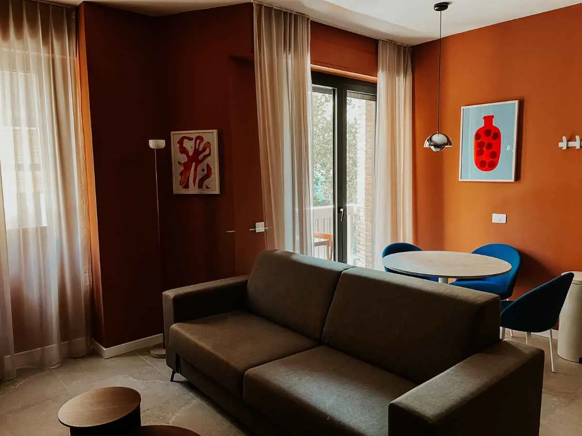 CocoTravel_Numa-Trastevere_Wohnzimmer.jpg