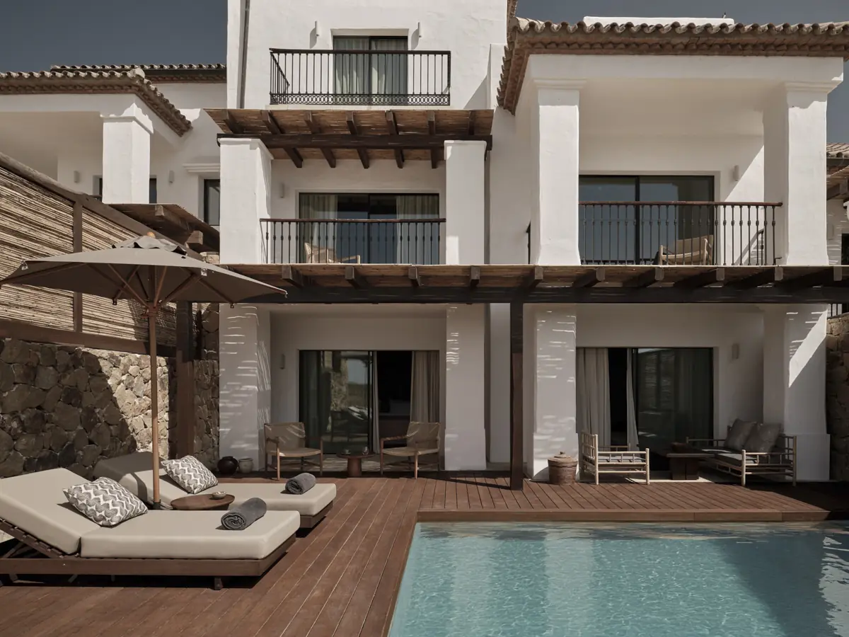 OKU-ANDALUSIA_Deluxe-Suite-Private-Pool_31370_LowRes.jpg