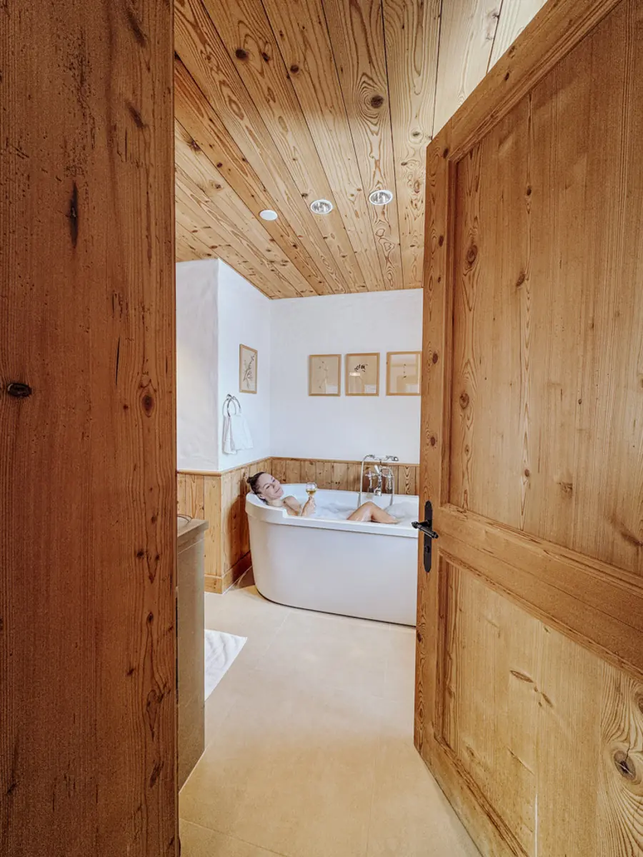 COCOTravel Aurelio 096 COCOTravel Aurelio Zimmer Badewanne