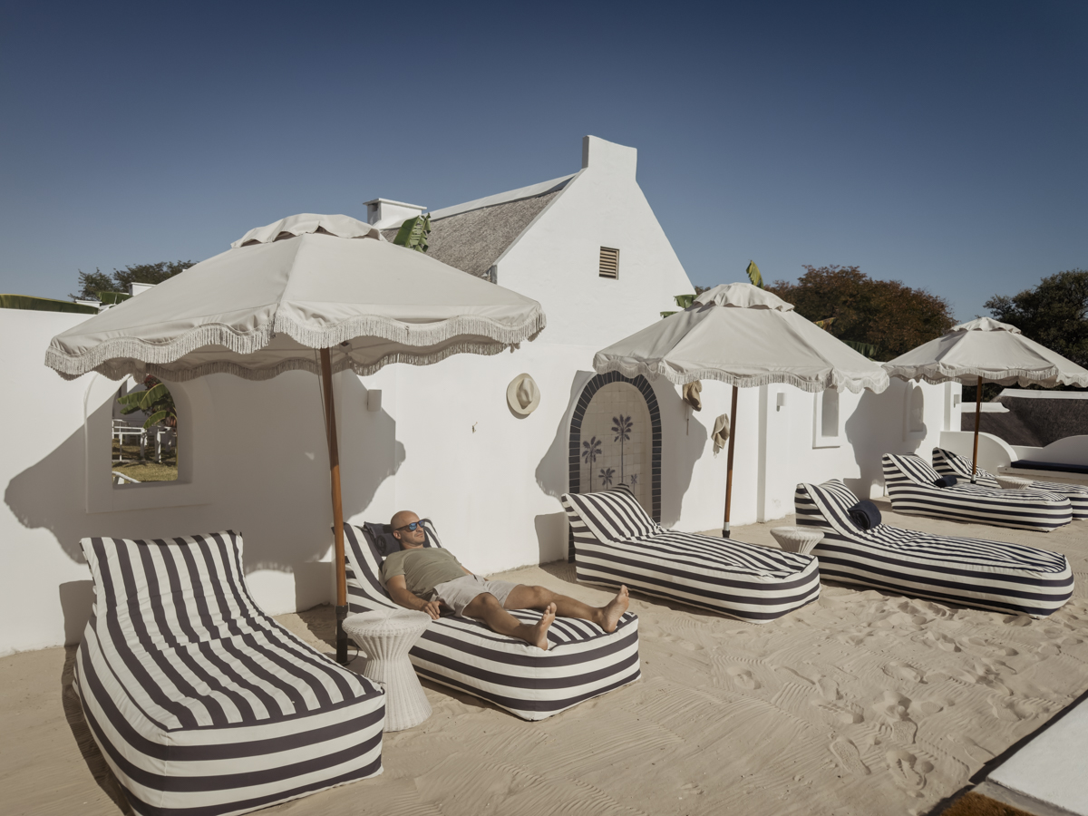 COCOtravel Afrika Botswana GraysEden Poolbereich Liegen