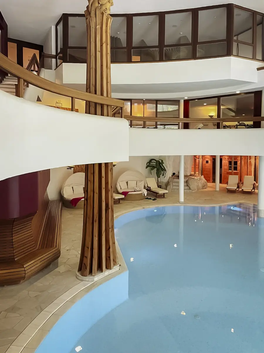 COCOtravel Granbaita Schwimmhalle 3 COCOtravel Granbaita Schwimmhalle 3