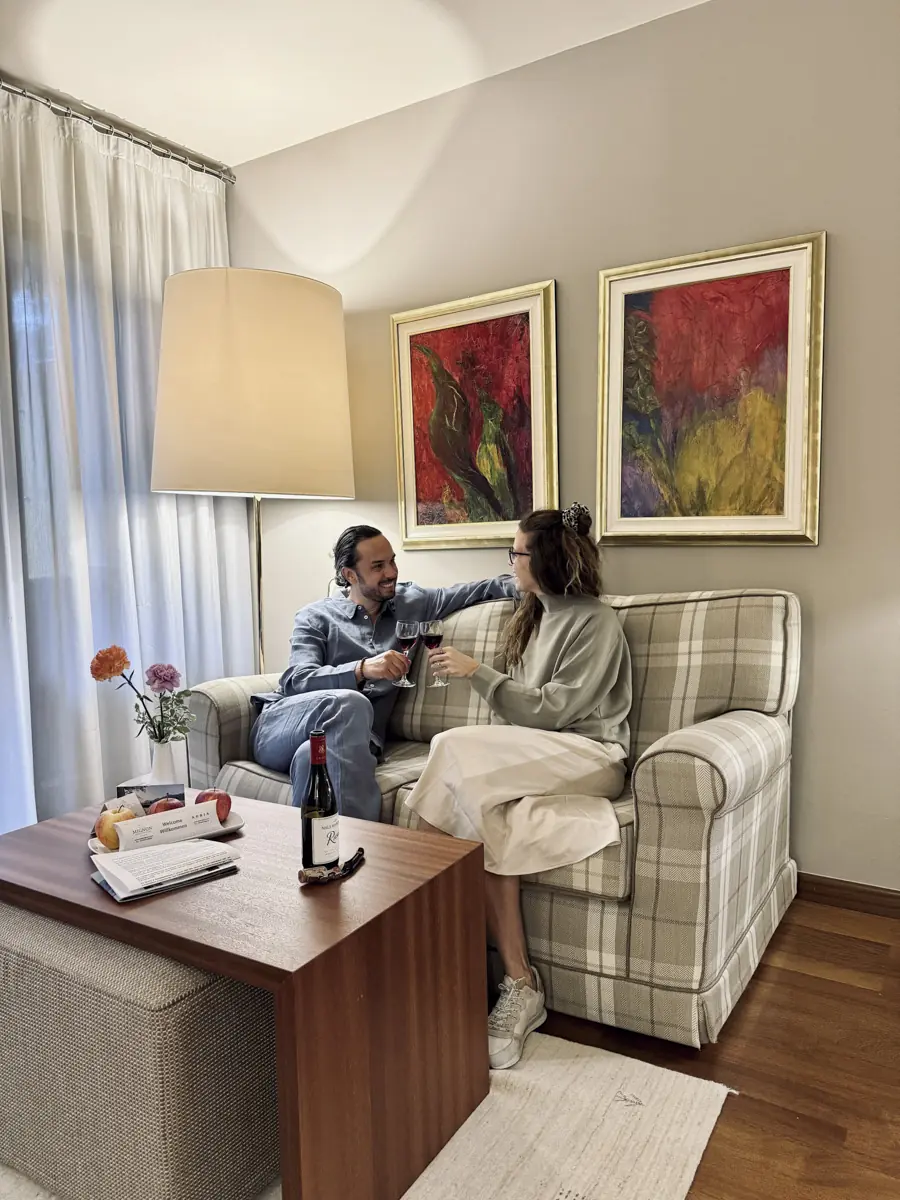 COCOtravel MignonMeran JuniorSuite Welcomedrink Wein 3 COCOtravel MignonMeran JuniorSuite Welcomedrink Wein 3