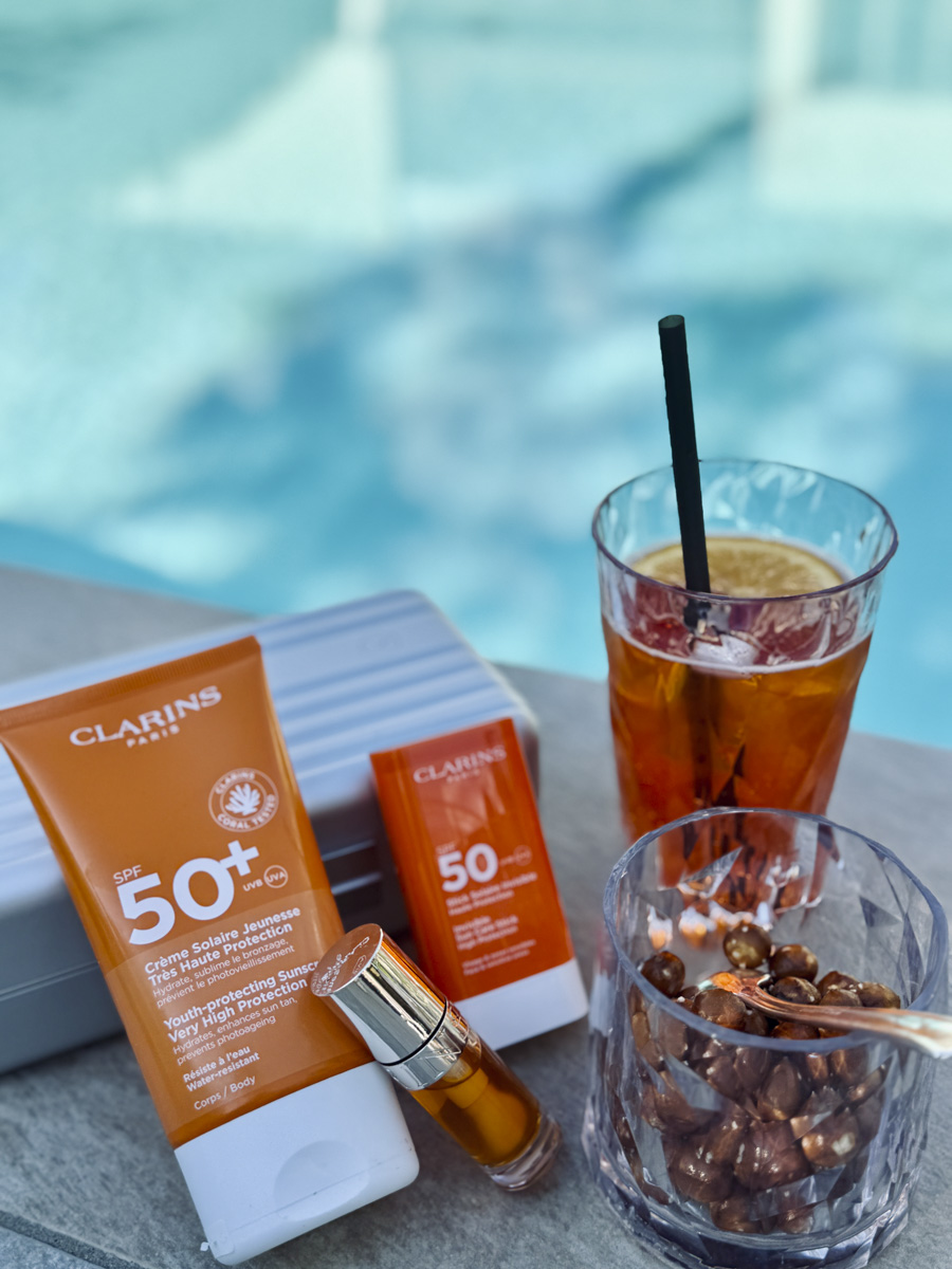 COCOtravel MignonMeran Outdoorpool Aperol 1