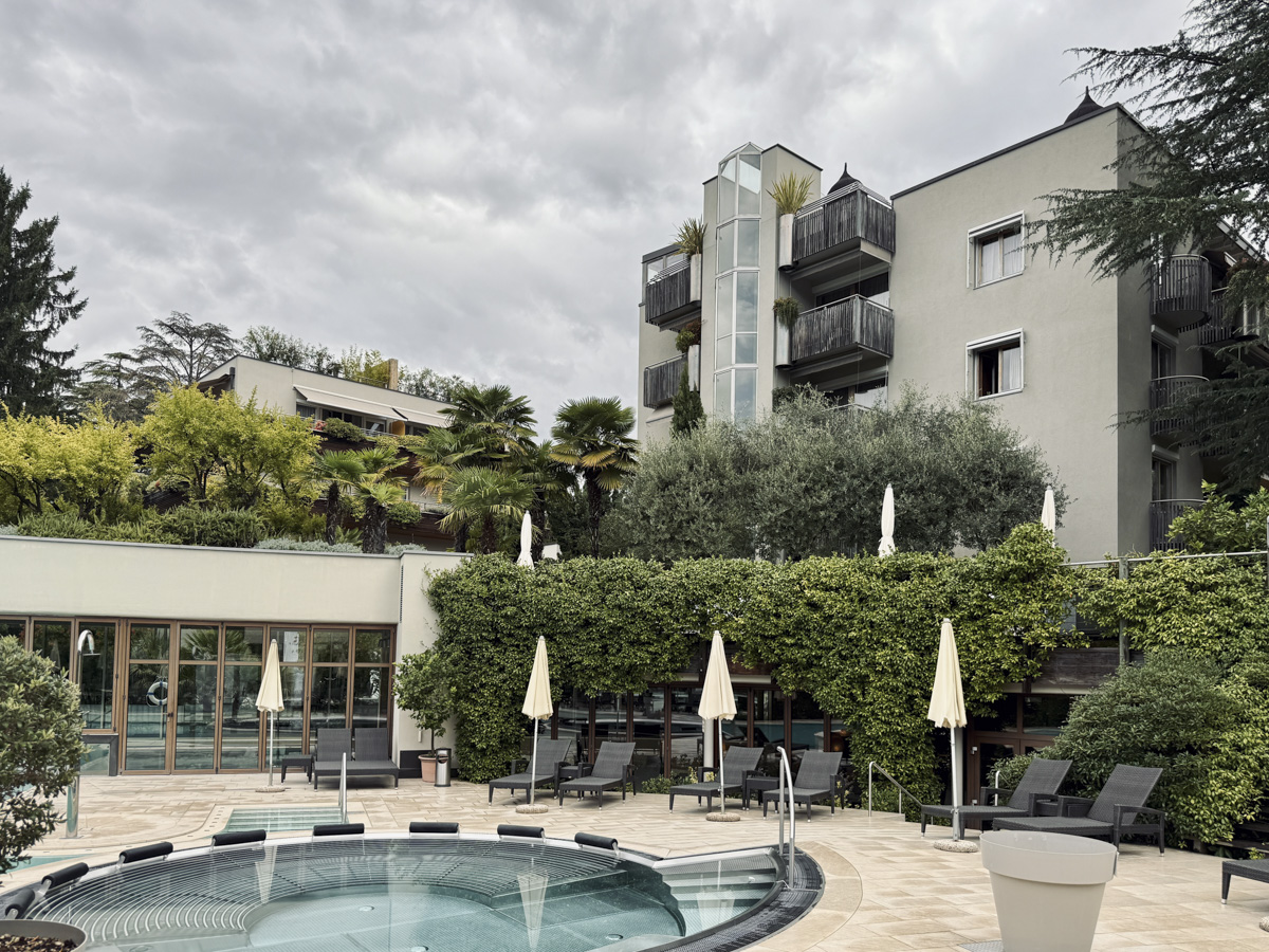 COCOtravel MignonMeran Wellnessbereich Outdoorpool 2