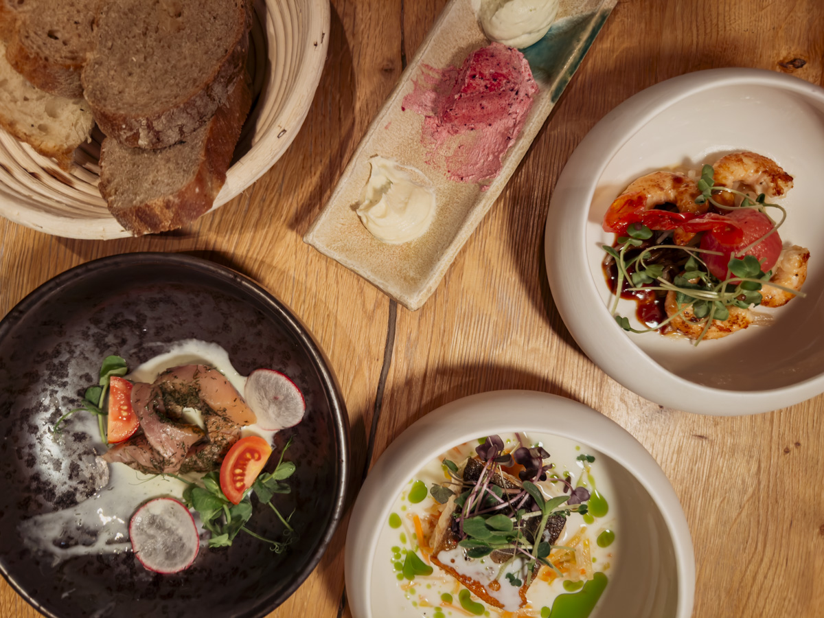 COCOtravel Oesterreich Hofgastein Sendlhofers Lukes Wohnzimmer Abendessen 5