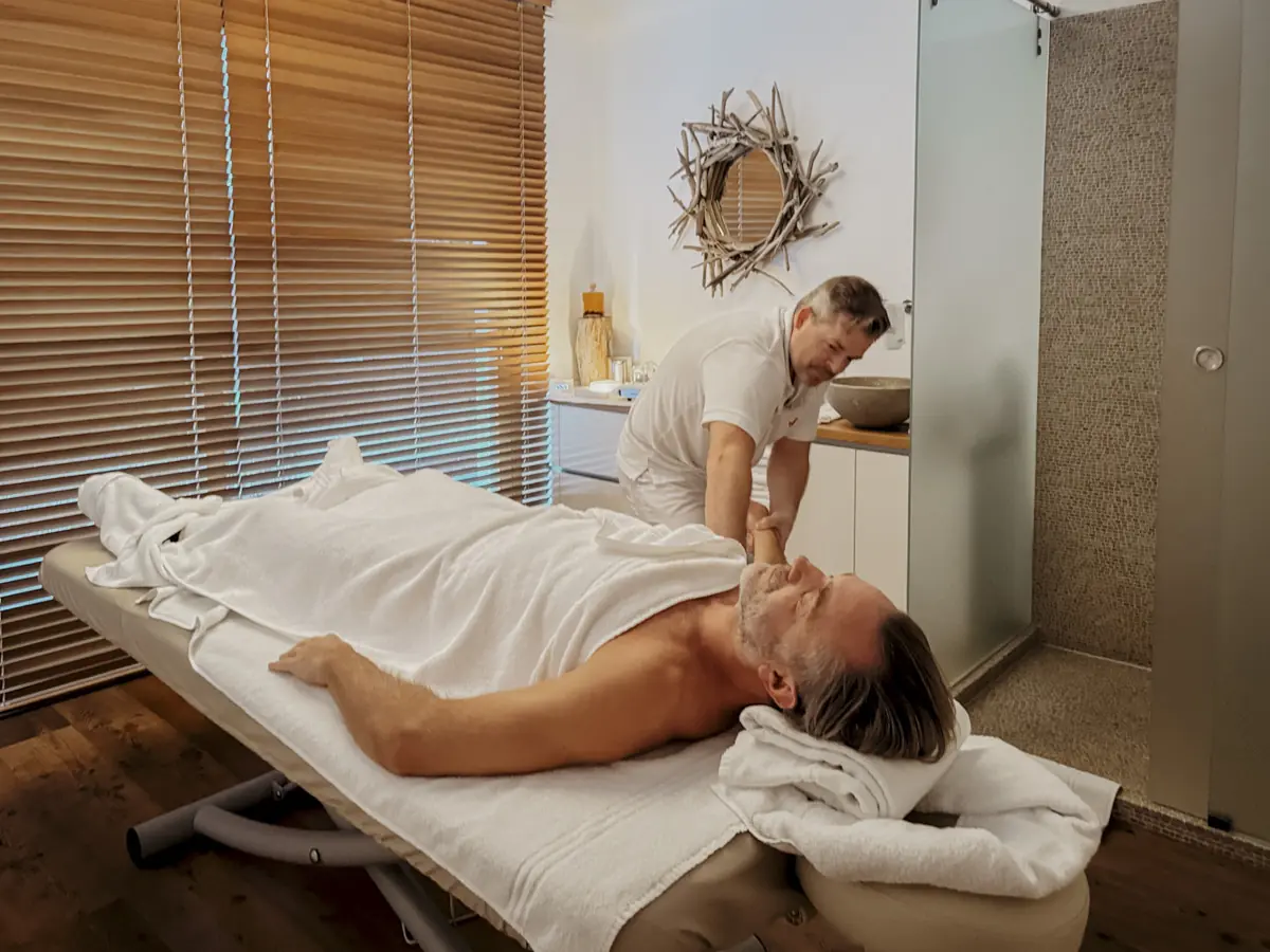 COCOtravel Oesterreich Kitzbuehel Kitzhof Spa Massage 4