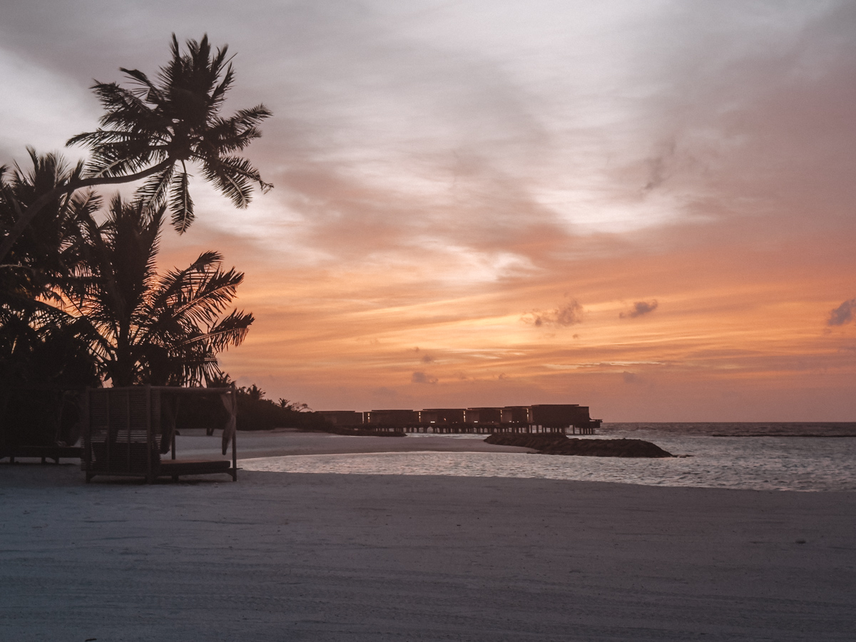 COCOtravel Patina Malediven Helios Sunset Dinner 9