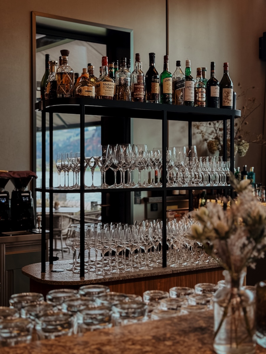 hoch detail bar COCOtravel lakeside walchsee