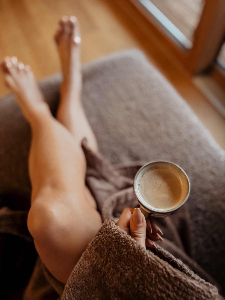 hoch morningvibes coffee cozy COCOtravel lakeside walchsee