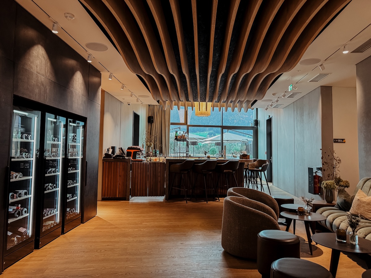 quer einblick bar COCOtravel lakeside walchsee