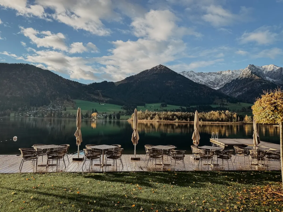 quer herbstimmung see berge COCOtravel lakeside walchsee
