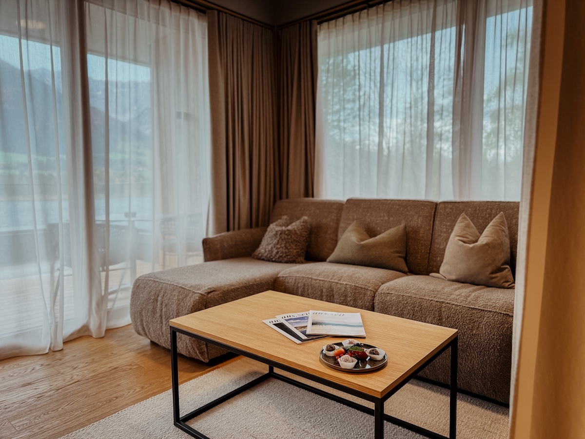 quer zimmer couch COCOtravel lakeside walchsee
