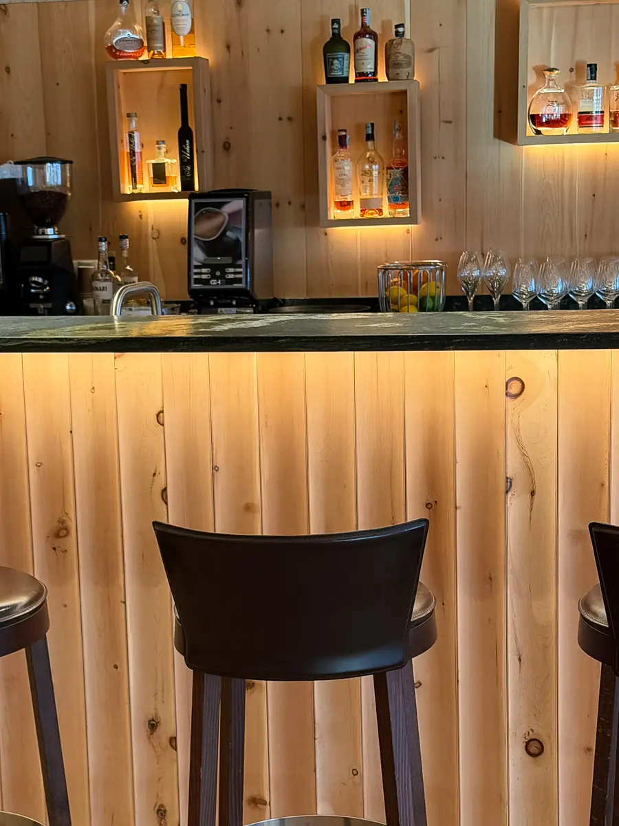 COCOtravel Südtirol Leitlhof Barhocker2