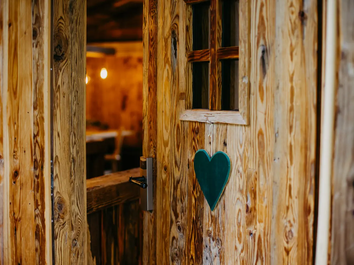 TEASER2 COCOtravel Prechtlgut Chalettüre3