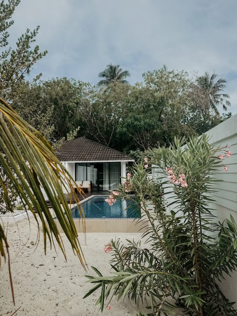 hoch COCOtravel villa nautica maldives beachvilla garten