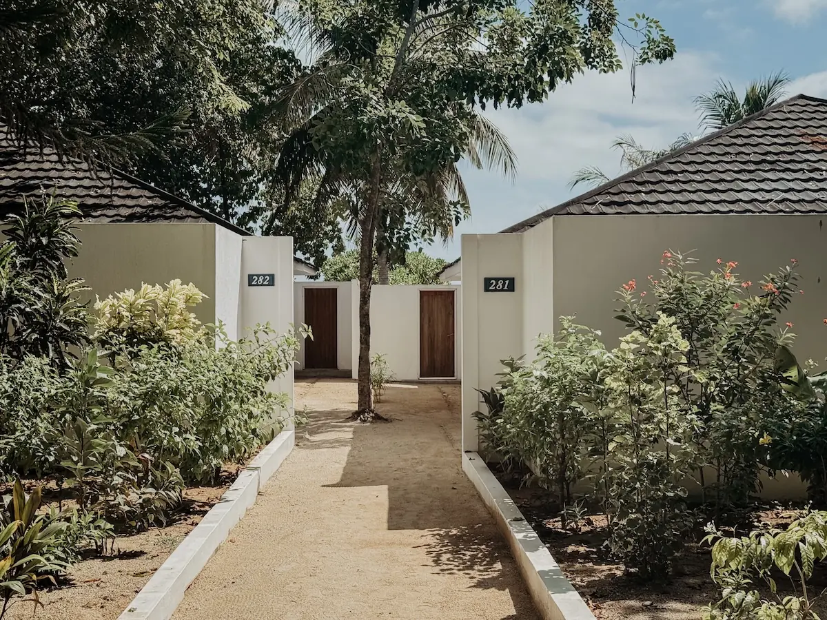 quer COCOtravel villa nautica maldives beachvilla eingang