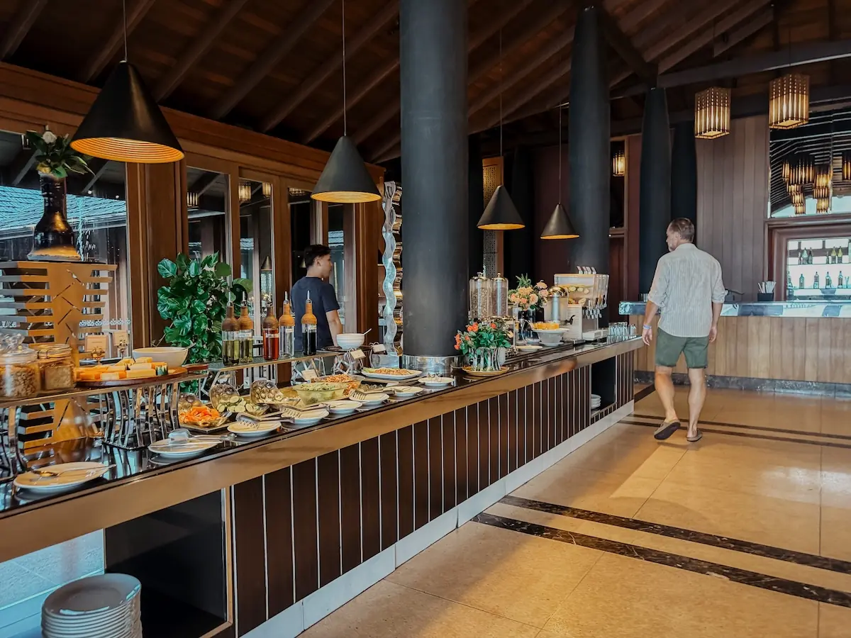 quer COCOtravel villa nautica maldives food lagoon buffet andi