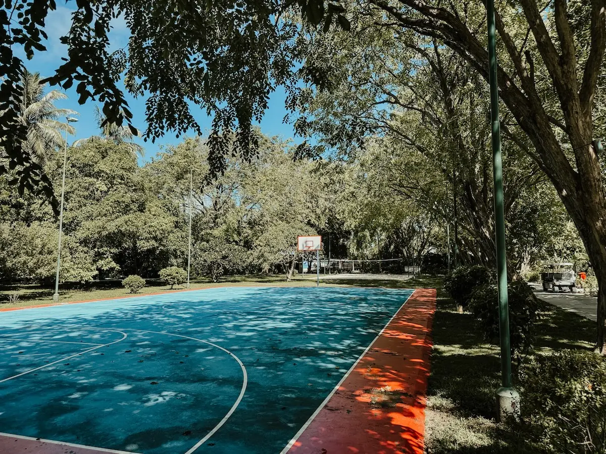 quer COCOtravel villa nautica maldives sport basketball