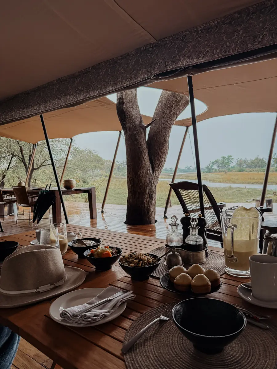 COCOtravel Botswana GreatPlains OkavangoExplorersCamp Restaurant Fruehstueck 5 COCOtravel Botswana GreatPlains OkavangoExplorersCamp Restaurant Fruehstueck 5