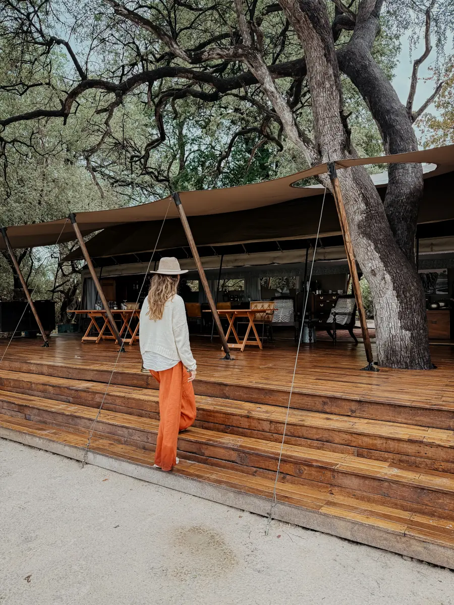 COCOtravel Botswana GreatPlains OkavangoExplorersCamp Restaurant Restaurant 25 COCOtravel Botswana GreatPlains OkavangoExplorersCamp Restaurant Restaurant 25